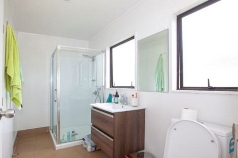 Photo of property in 56 Torino Street, Point England, Auckland, 1072