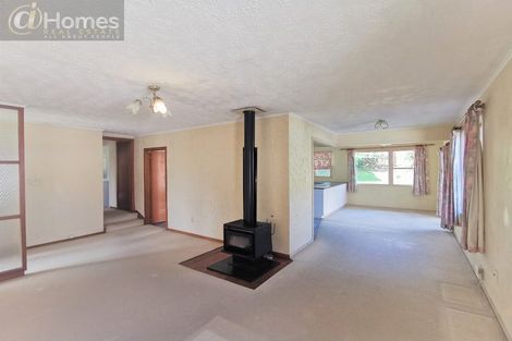 Photo of property in 16 Edgewood Way, Henderson, Auckland, 0612
