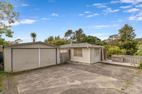 Photo of property in 19 Stallard Place, Glen Eden, Auckland, 0602