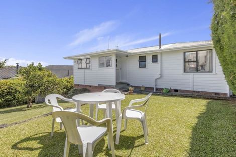Photo of property in 24 School Road, Te Atatu South, Auckland, 0610