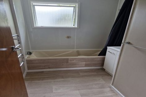 Photo of property in 20 Manaia View Road, One Tree Point, 0118