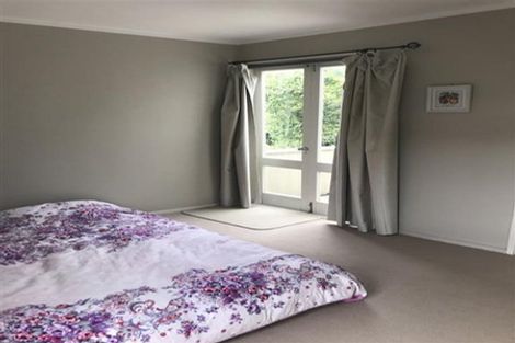 Photo of property in 6 Anchor Place, Beach Haven, Auckland, 0626