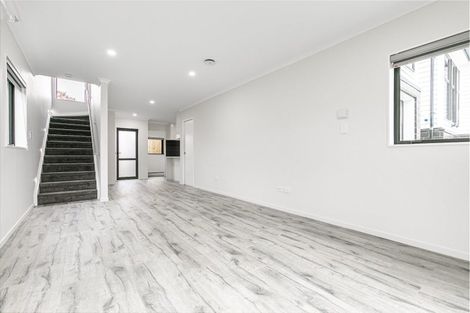 Photo of property in 84 Godley Road, Green Bay, Auckland, 0604