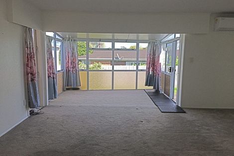 Photo of property in 2/349 Pakuranga Road, Pakuranga Heights, Auckland, 2010