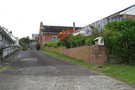 Photo of property in 40 Kiwi Esplanade, Mangere Bridge, Auckland, 2022