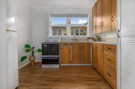 Photo of property in 11 Karaka Crescent, Levin, 5510