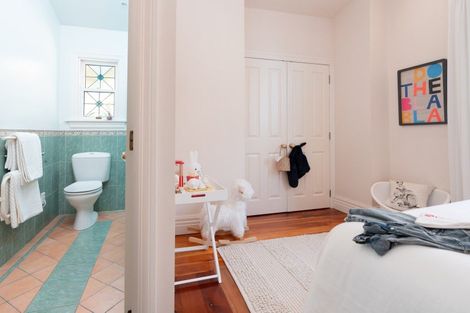 Photo of property in 4 The Crescent, Roseneath, Wellington, 6011