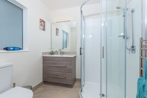 Photo of property in 6 Lockyer Road, Kumeu, 0810