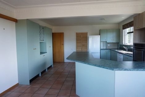 Photo of property in 17 Pioneer Crescent, Helensburgh, Dunedin, 9010