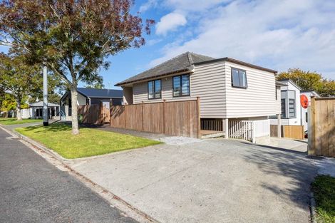 Photo of property in 19 Eastview Road, Glen Innes, Auckland, 1072