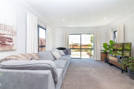 Photo of property in 410 Weymouth Road, Weymouth, Auckland, 2103