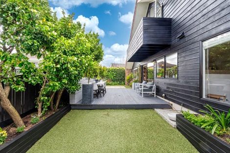 Photo of property in 2/59 Dalwhinnie Parade, Highland Park, Auckland, 2010