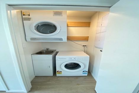 Photo of property in 1 Kaneke Place, Glen Eden, Auckland, 0602