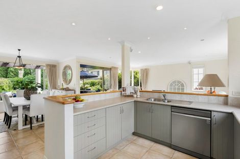 Photo of property in 10 Quedley Court, Eastern Beach, Auckland, 2012