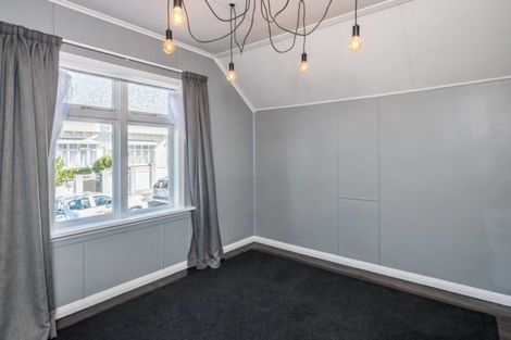 Photo of property in 6 Newman Terrace, Thorndon, Wellington, 6011