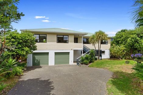 Photo of property in 104 Tutere Street, Waikanae Beach, Waikanae, 5036