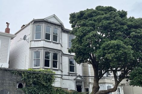 Photo of property in 28 Macdonald Crescent, Te Aro, Wellington, 6011