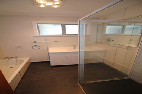 Photo of property in 40 Bancroft Terrace, Newlands, Wellington, 6037