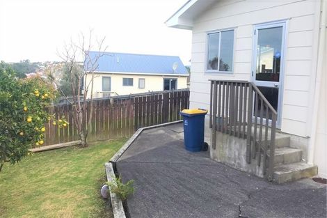 Photo of property in 13 Sumich Place, West Harbour, Auckland, 0618
