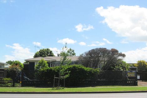 Photo of property in 140 Great South Road, Takanini, 2112