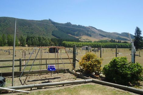 Photo of property in 76 Hakataramea Highway, Waimate, 7977