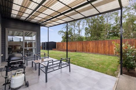 Photo of property in 12 Ivy Lane, Kelvin Grove, Palmerston North, 4414