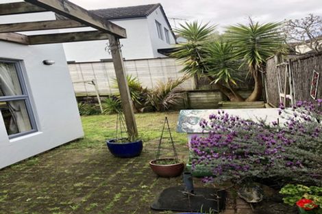 Photo of property in 4/48 Schnapper Rock Road, Schnapper Rock, Auckland, 0632