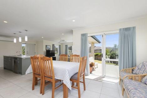 Photo of property in 4 Annandale Drive, Pyes Pa, Tauranga, 3112