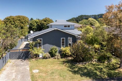 Photo of property in 11 Hookway Grove, Paraparaumu, 5032