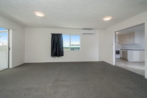 Photo of property in 33 Athena Drive, Totara Vale, Auckland, 0629