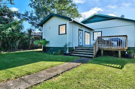 Photo of property in 22 Rimu Road, Oratia, Auckland, 0604