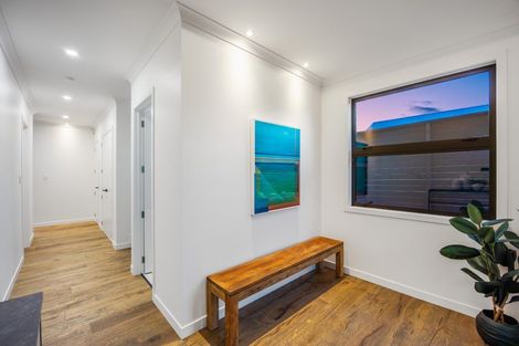 Photo of property in 52 Kumukumu Road, Long Bay, Auckland, 0630