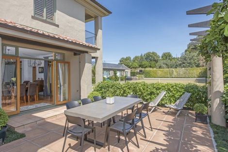 Photo of property in 11 Maungakiekie Avenue, Greenlane, Auckland, 1051