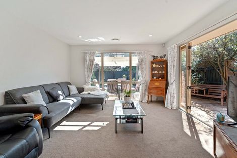 Photo of property in 1 Edgewater Lane, Halswell, Christchurch, 8025