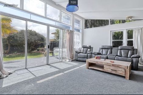 Photo of property in 140 Edmonton Road, Te Atatu South, Auckland, 0610