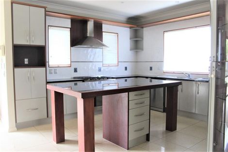 Photo of property in 15 Kaseng Place, East Tamaki Heights, Auckland, 2016