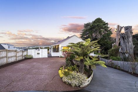 Photo of property in 81 Spence Road, Henderson, Auckland, 0612