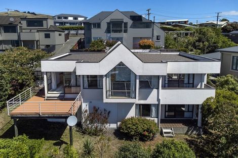 Photo of property in 2/17 Belleview Terrace, Mount Pleasant, Christchurch, 8081