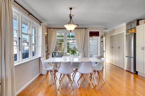 Photo of property in 17 Sackville Street, Martinborough, 5711