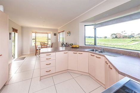 Photo of property in 15 Rangitatau Road West, Pakaraka, Wanganui, 4574
