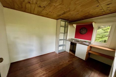 Photo of property in 32 Jonkers Road, Waitakere, Henderson, 0782