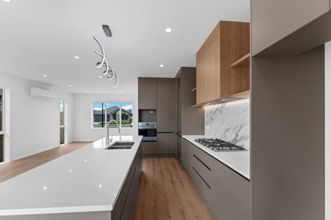 Photo of property in 33 Kaitiaki Drive, Clarks Beach, 2122