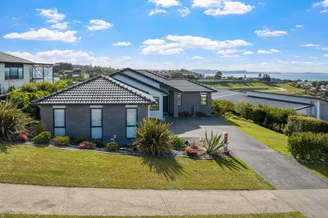 Photo of property in 23 Woodridge Drive, Stanmore Bay, Whangaparaoa, 0932