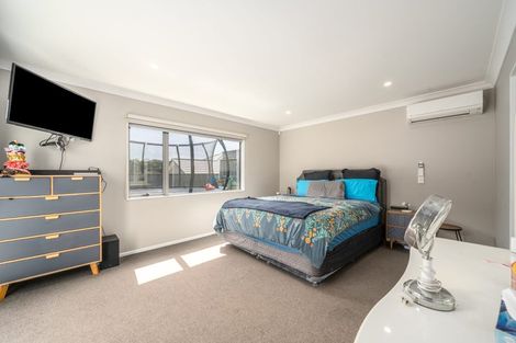 Photo of property in 14 Moonsail Drive, Whitby, Porirua, 5024