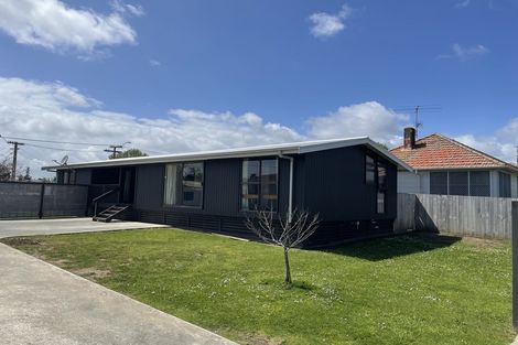 Photo of property in 74 Cambridge Terrace, Papatoetoe, Auckland, 2025