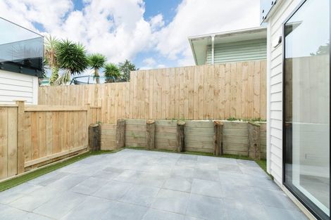 Photo of property in 44a Godley Road, Green Bay, Auckland, 0604