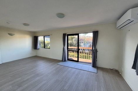 Photo of property in 2/10 Belmont Terrace, Milford, Auckland, 0620