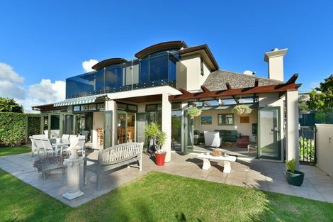 Photo of property in 21 The Crescent, Tindalls Beach, Whangaparaoa, 0930