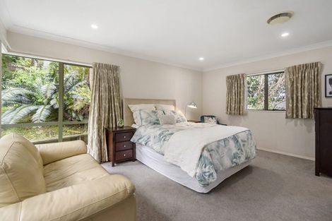 Photo of property in 27 Hogarth Rise, West Harbour, Auckland, 0618