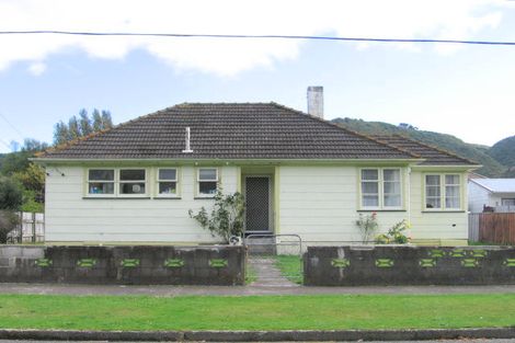 Photo of property in 31 Farmer Crescent, Taita, Lower Hutt, 5011